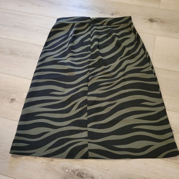 Ann Taylor Petite Zebra Print A-Line Skirt 2P Green & Black Polyester - Picture 3 of 6